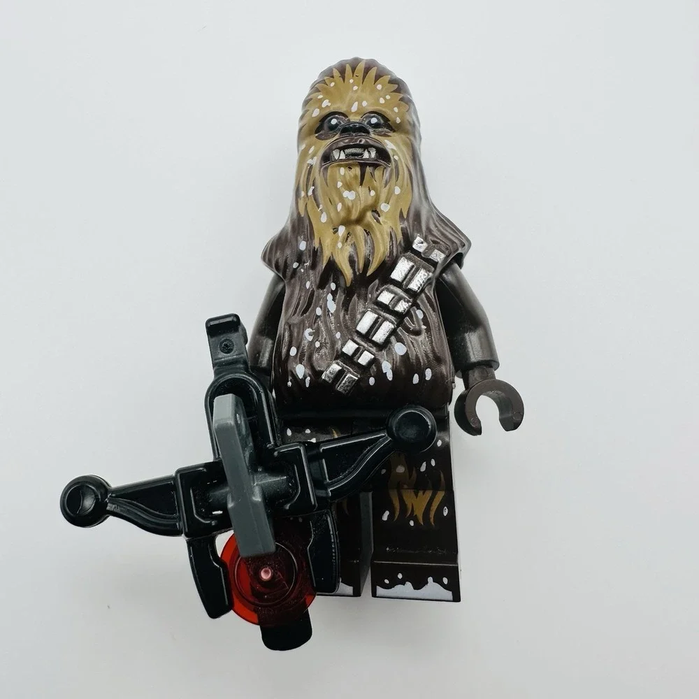 LEGO Star Wars: Chewbacca Minifigure (75257) w/ Bowcaster - Picture 1 of 2